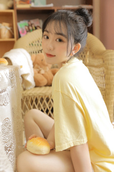三月女郎